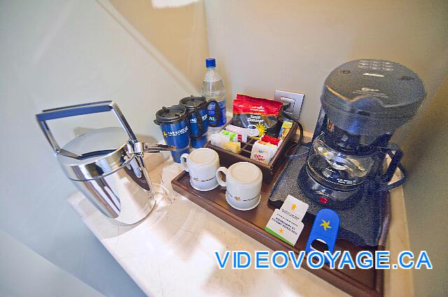 Mexique Punta Cana Grand Hotel Bavaro  Coffee maker, cooler, thermos cup, water bottle, ...