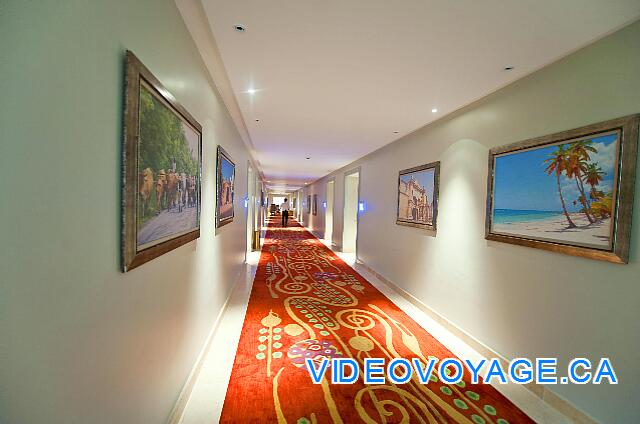 Mexique Punta Cana Grand Hotel Bavaro  The passages with the carpet for better sound insulation.