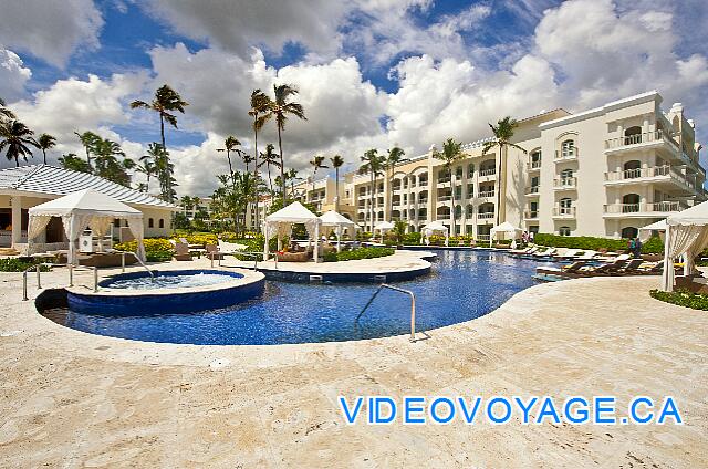 Mexique Punta Cana Grand Hotel Bavaro  El comienzo de la piscina.