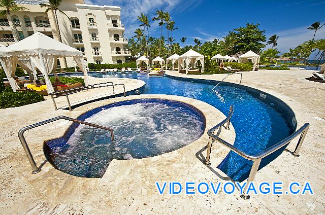 Mexique Punta Cana Grand Hotel Bavaro  El jacuzzi en la piscina.