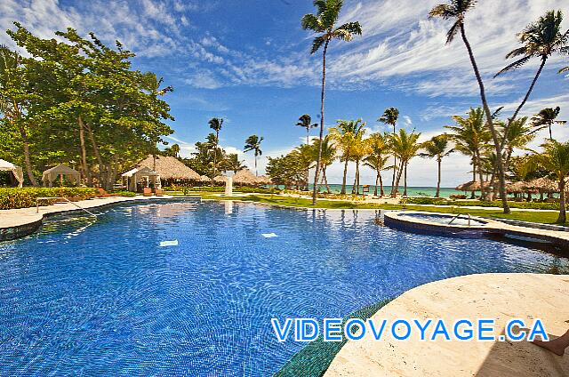 Mexique Punta Cana Grand Hotel Bavaro  El extremo de la piscina cerca de la playa.