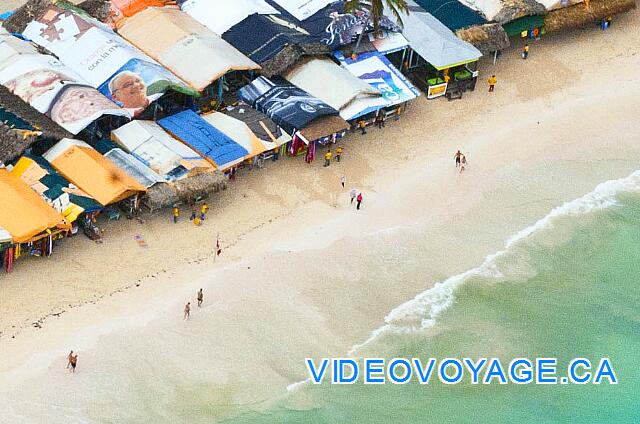 Mexique Punta Cana Grand Hotel Bavaro  Tiene siempre los comerciantes en la playa que le invita a visitar las tiendas.