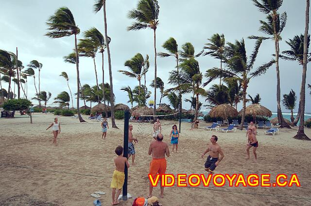 Republique Dominicaine Punta Cana Grand Paradise Bavaro Un terrain de volleyball près de la plage.