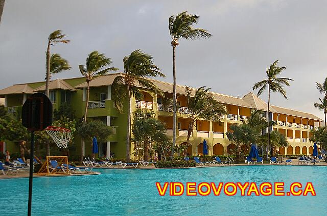 Republique Dominicaine Punta Cana Grand Paradise Bavaro Le batiment numéro 3 près de la piscine