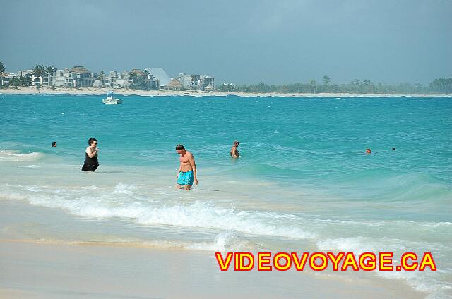 Republique Dominicaine Punta Cana Grand Paradise Bavaro La arena se mezcla con el agua en los primeros metros.