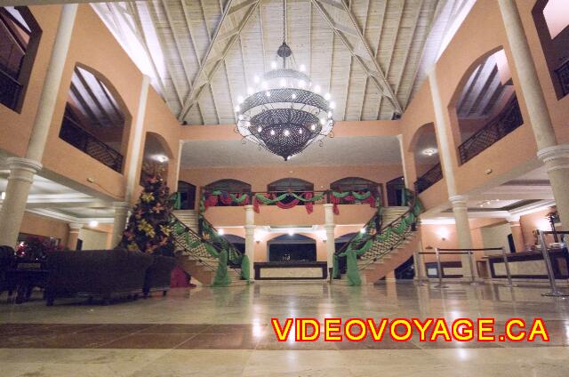 Republique Dominicaine Punta Cana Grand Paradise Bavaro Le Lobby le soir.