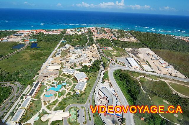 Republique Dominicaine Punta Cana Grand Paradise Bavaro An overview of the site. Bottom left the Club section at the top center both the main section. In between, the new section under construction.