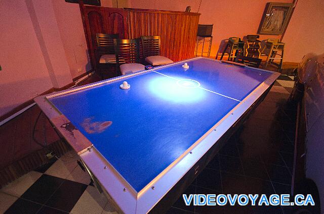 République Dominicaine Punta Cana Iberostar Bavaro A hockey game table on air cushion.