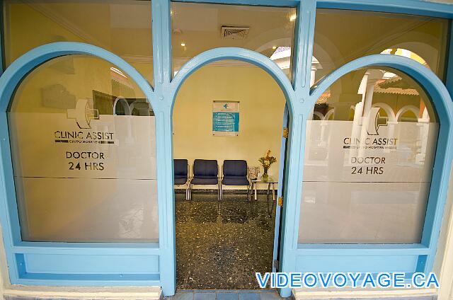 République Dominicaine Punta Cana Iberostar Bavaro A pharmacy at the mall