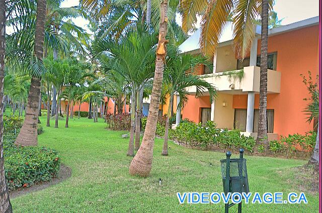 République Dominicaine Punta Cana Iberostar Bavaro L'hôtel est composé de 94 bungalows de deux étages. Chaque bungalow à une capacité de 8 suites junior.