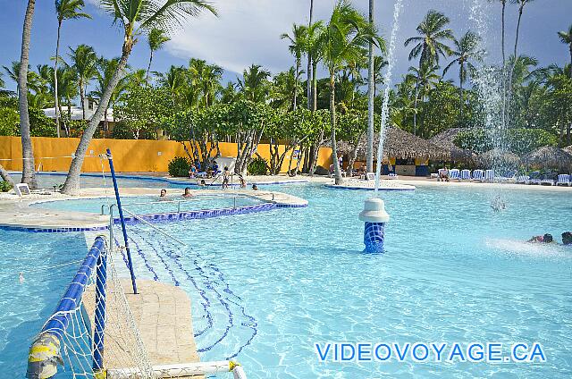 République Dominicaine Punta Cana Iberostar Bavaro En el centro de la piscina, jacuzzi.