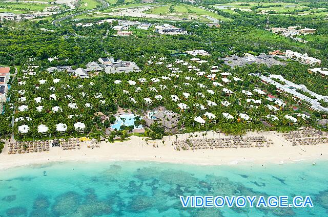 République Dominicaine Punta Cana Iberostar Bavaro Una vista aérea muestra rango de tamaño mucho más grande. Más de 225 palapas en una playa de 450 metros de largo, 50 metros de profundidad, a veces ...