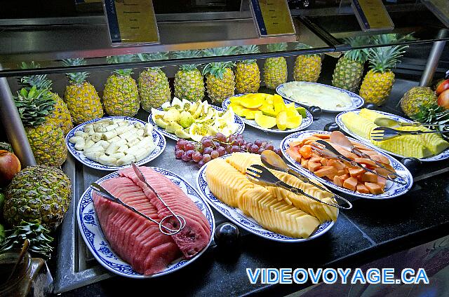 République Dominicaine Punta Cana Iberostar Bavaro A fruit counter