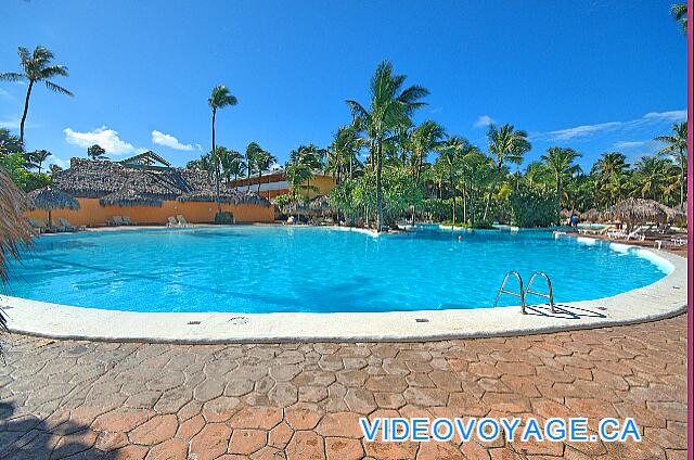 République Dominicaine Punta Cana Iberostar Dominicana/Punta Cana Secciones más grandes de piscinas que son cerca de la playa.