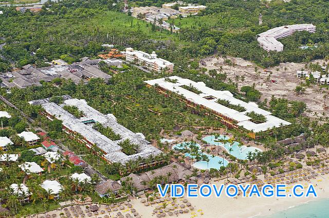 République Dominicaine Punta Cana Iberostar Dominicana/Punta Cana Les piscines sont situé entre les deux batiments des chambres près de la plage.