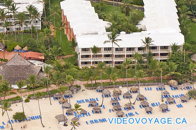 Republique Dominicaine Punta Cana VIK Hotel Arena Blanca Le batiment avec vue sur la mer possède des chambres rénovés.