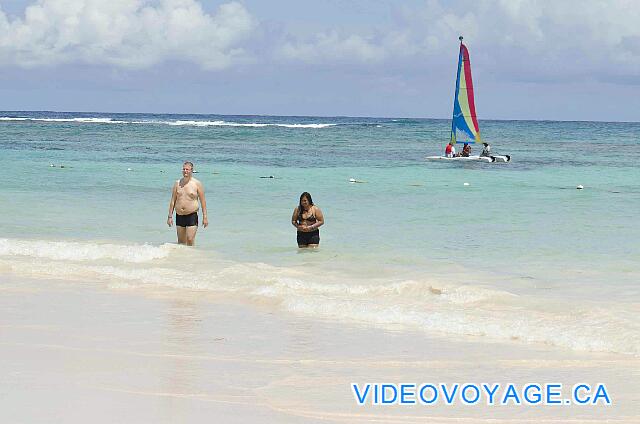 Republique Dominicaine Punta Cana VIK Hotel Arena Blanca Una pendiente bastante suave para entrar en el mar.