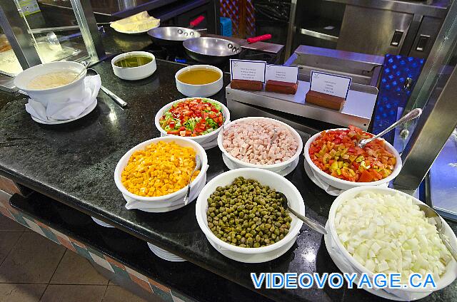 Republique Dominicaine Punta Cana VIK Hotel Arena Blanca Les légumes que vous pouvez ajouter au plat préparé par le cuisinier