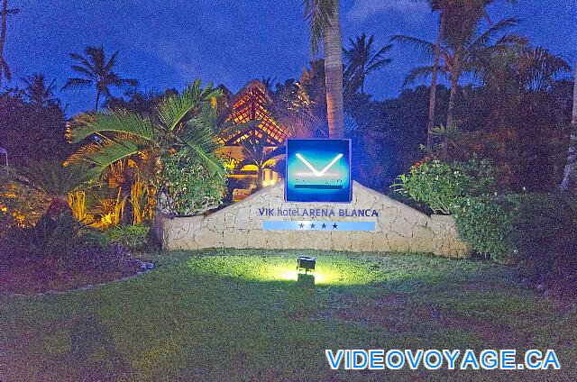 Republique Dominicaine Punta Cana VIK Hotel Arena Blanca The poster of the hotel at night.