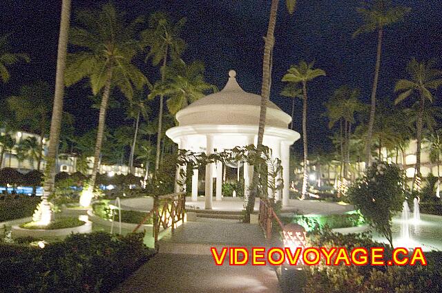 Republique Dominicaine Punta Cana Majestic Colonial Punta Cana The gazebo surrounded by water