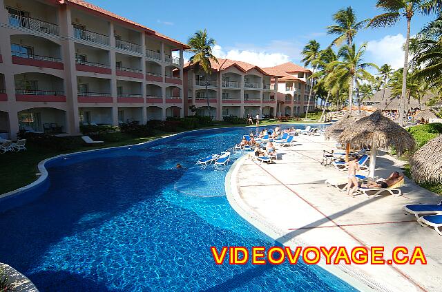 Republique Dominicaine Punta Cana Majestic Colonial Punta Cana Al caer la tarde, las habitaciones cuentan con acceso privado a la piscina recibir más sol.