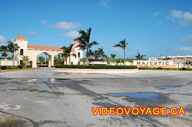 Republique Dominicaine Punta Cana Majestic Colonial Punta Cana The entrance to the site the day