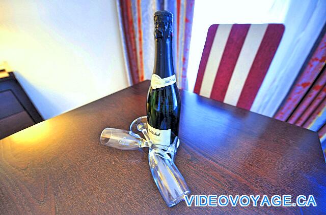 République Dominicaine Punta Cana Majestic Elegance Para hacer champán por la tarde en la mesa.