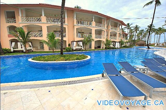 République Dominicaine Punta Cana Majestic Elegance A beautiful section of the pool that is quiet.