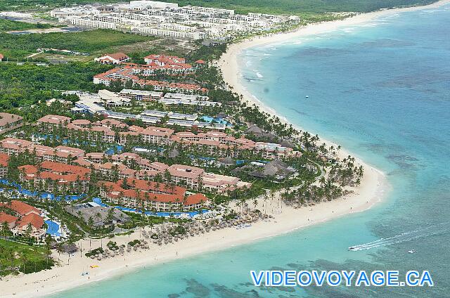 République Dominicaine Punta Cana Majestic Elegance La plage sur la pointe, de l'algue à 100 mètres du bord, pas de récif au fond de l'eau.