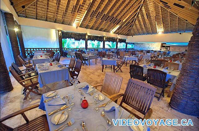 République Dominicaine Punta Cana Majestic Elegance A restaurant that is vast.