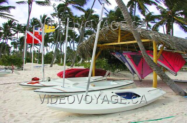 Republique Dominicaine Punta Cana Melia Caribe Tropical Small boats are available and included, as well as surfboards.