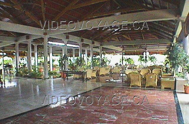 Republique Dominicaine Punta Cana Melia Caribe Tropical A large room next to the lobby bar to meet friends traveling.