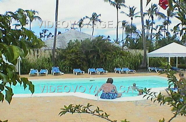 Republique Dominicaine Punta Cana Melia Caribe Tropical Por suites, una piscina pequeña para mantener la privacidad.