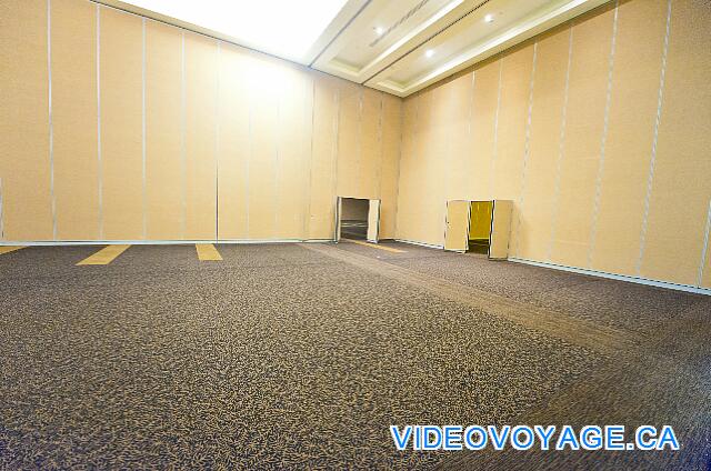 République Dominicaine Punta Cana Hard Rock Punta Cana Un centro que puede albergar un congreso con varios miles de personas al mismo tiempo o más conferencias de tamaño mediano.