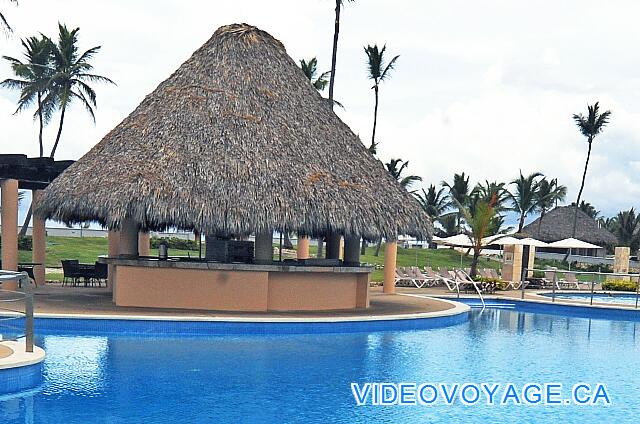 République Dominicaine Punta Cana Hard Rock Punta Cana El bar en la terraza de la piscina para niños, piscina para niños.