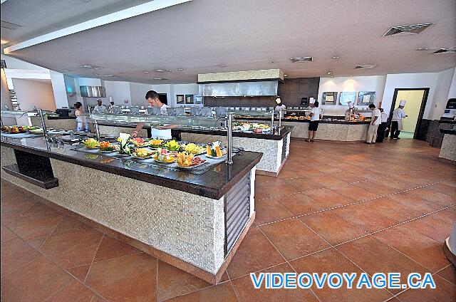 République Dominicaine Punta Cana Hard Rock Punta Cana Una buena selección de platos de un restaurante de buffet en la playa.