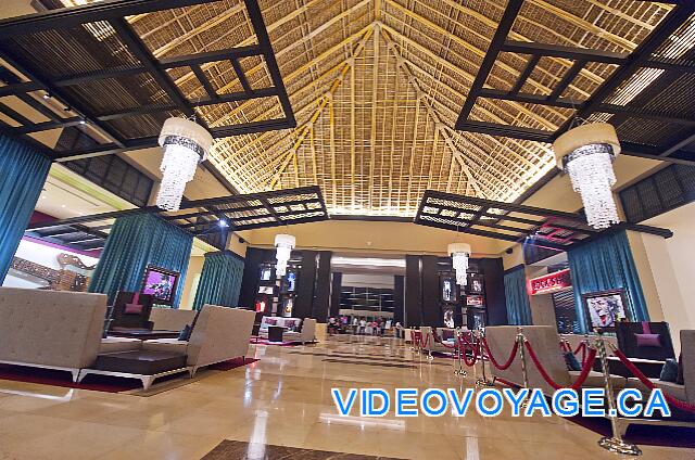 République Dominicaine Punta Cana Hard Rock Punta Cana The Lobby is large and well decorated.