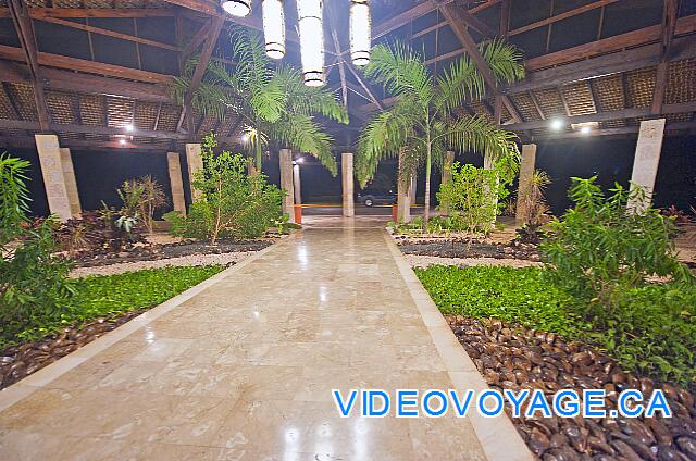 Republique Dominicaine Punta Cana Natura  Park In the lobby, looking outward.