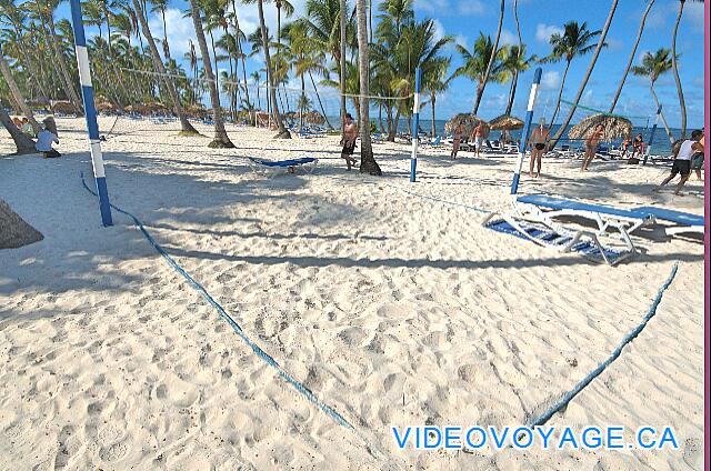 République Dominicaine Punta Cana Be Live Grand Punta Cana Un terrain de badminton sur la plage.