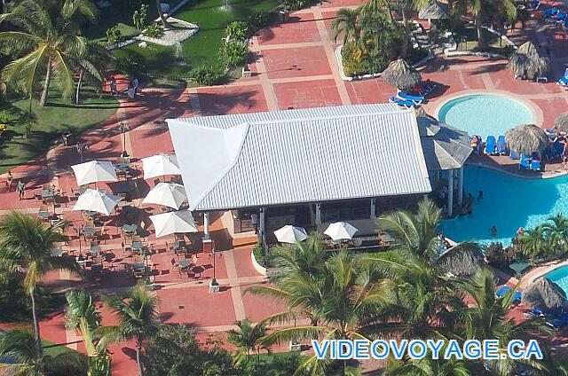 République Dominicaine Punta Cana Be Live Grand Punta Cana Une vue aérienne des bars de la piscine.