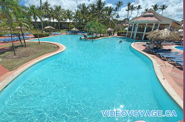 République Dominicaine Punta Cana Be Live Grand Punta Cana The bar in the pool at the end.