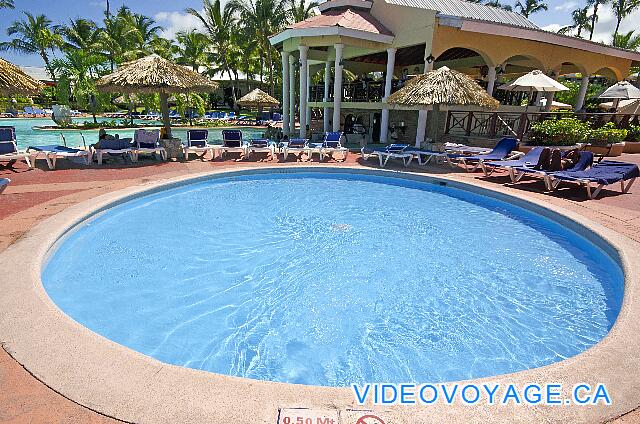 République Dominicaine Punta Cana Be Live Grand Punta Cana The children's pool close to the main pool in the Punta Cana section.