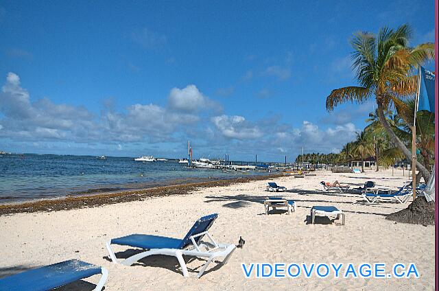 République Dominicaine Punta Cana Be Live Grand Punta Cana There is a dock with motorboat to more than 300 meters from the hotel.