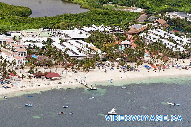 République Dominicaine Punta Cana Be Live Grand Punta Cana Pero hay una gran cantidad de algas en frente del hotel.