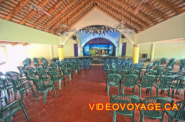 Republique Dominicaine Punta Cana Barcelo Dominican A small theater in the Club section.