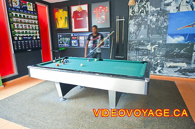 Republique Dominicaine Punta Cana Barcelo Dominican une table de billard dans le bar Time Out.