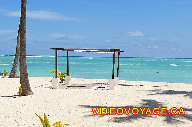 Republique Dominicaine Punta Cana Barcelo Dominican Un gazebo para bodas en la playa.