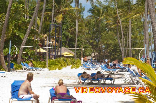 Republique Dominicaine Punta Cana Barcelo Dominican Una red de voleibol en la playa.