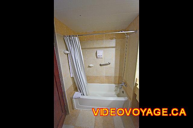 Republique Dominicaine Punta Cana Barcelo Dominican The bath / shower a little smaller ...