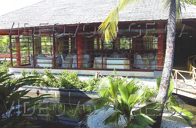 Republique Dominicaine Punta Cana Paradisus Punta Cana This restaurant is all glass.